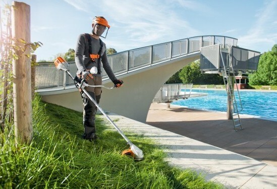 Триммер аккумуляторный STIHL FSA 90 +AP300 +AL300 (48632000053) [36В, 1х6.3 Ач, з/у]