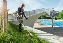 Триммер аккумуляторный STIHL FSA 90 +AP300 +AL300 (48632000053) [36В, 1х6.3 Ач, з/у]