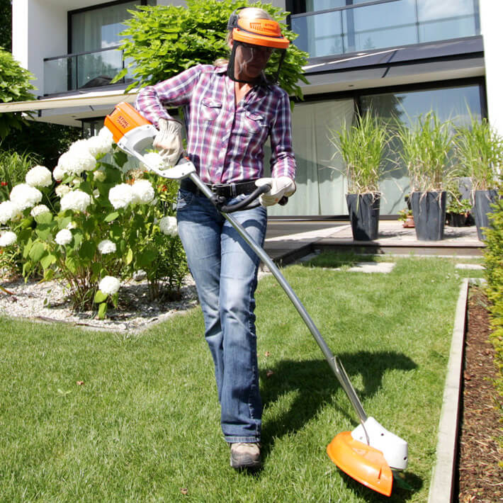 Триммер аккумуляторный STIHL FSA 85 +AutoCut C4-2 +AP 200 +AL 101 (48522000055.) [36В, 1х4.2 Ач, з/у]