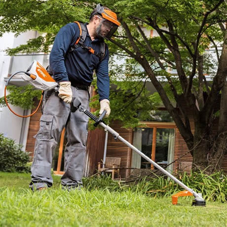 Комбидвигатель аккумуляторный STIHL KMA-130R без АКБ и ЗУ (48670116820)