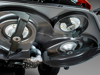 Дека для райдеров 122 см HUSQVARNA Combi 122 для RC 318T/ RC 320Ts AWD (9679782-01)