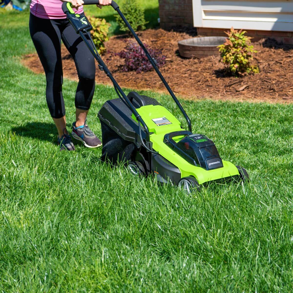 Газонокосилка аккумуляторная GREENWORKS G24LM32K2 (2509607) [24В, 1х2.0 Ач, з/у]