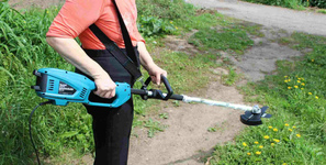 Триммер электрический MAKITA UR2300