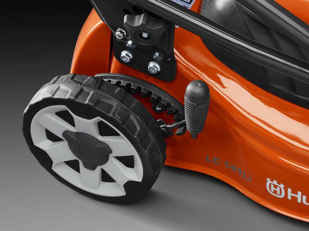 Газонокосилка аккумуляторная HUSQVARNA LC 141Li (9676284-01) [36В, без акб и з/у]