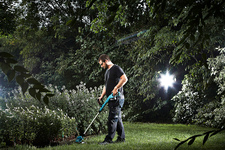 Триммер аккумуляторный MAKITA DUR 181 RF [18В, 1х3.0 Ач, з/у]