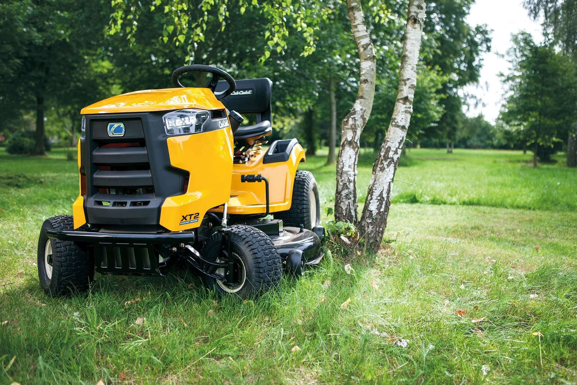 Трактор садовый CUB CADET XT2 PS117I боковой выброс, ширина кошения 117см