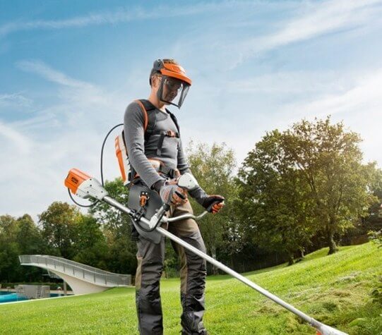Триммер аккумуляторный STIHL FSA 90 +AP300 +AL300 (48632000053) [36В, 1х6.3 Ач, з/у]
